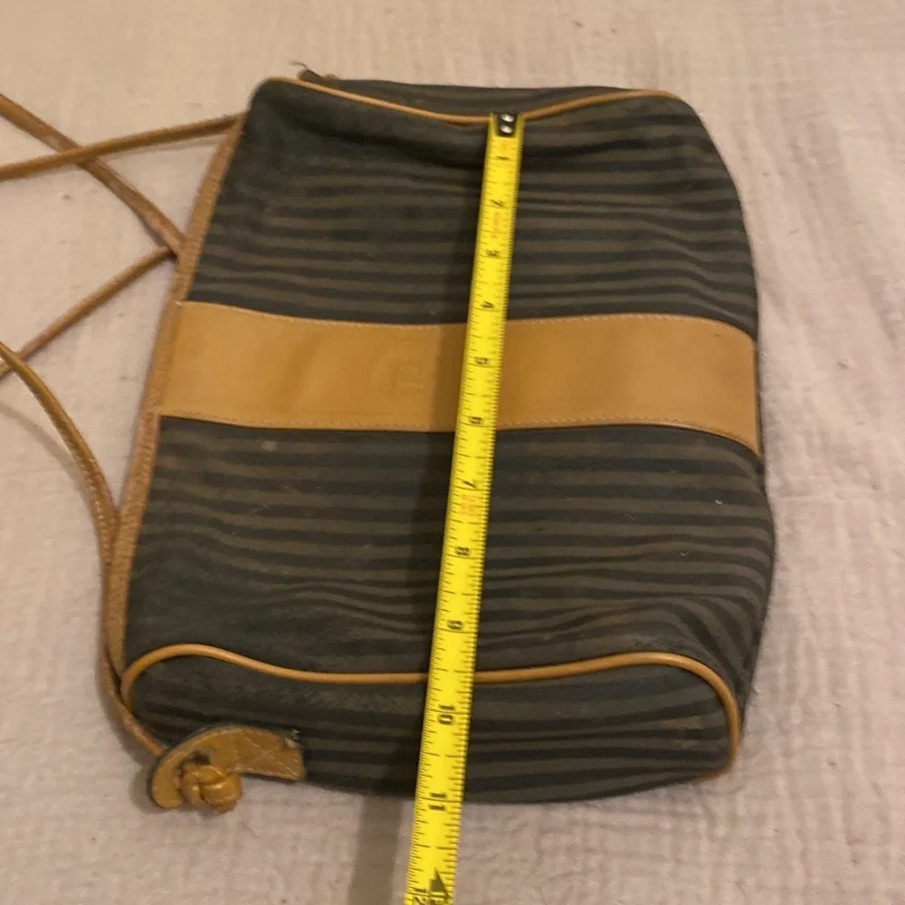 FENDI VINTAGE MADE IN ITALY BAG . - Picture 12 of 15